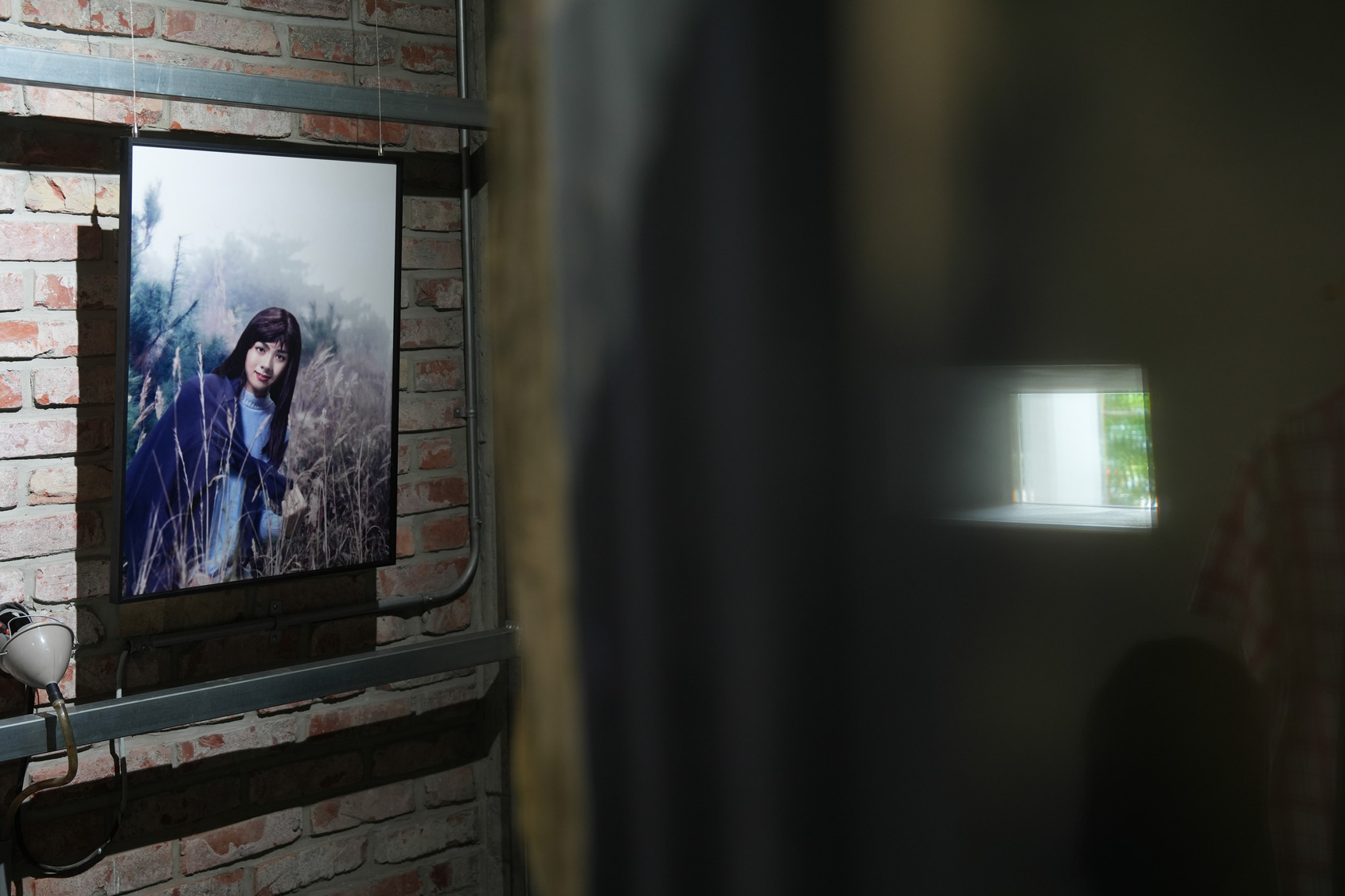 Video Sandbox II-V: Maternal bond , photo at ALIEN Art Centre © ALIEN Art 