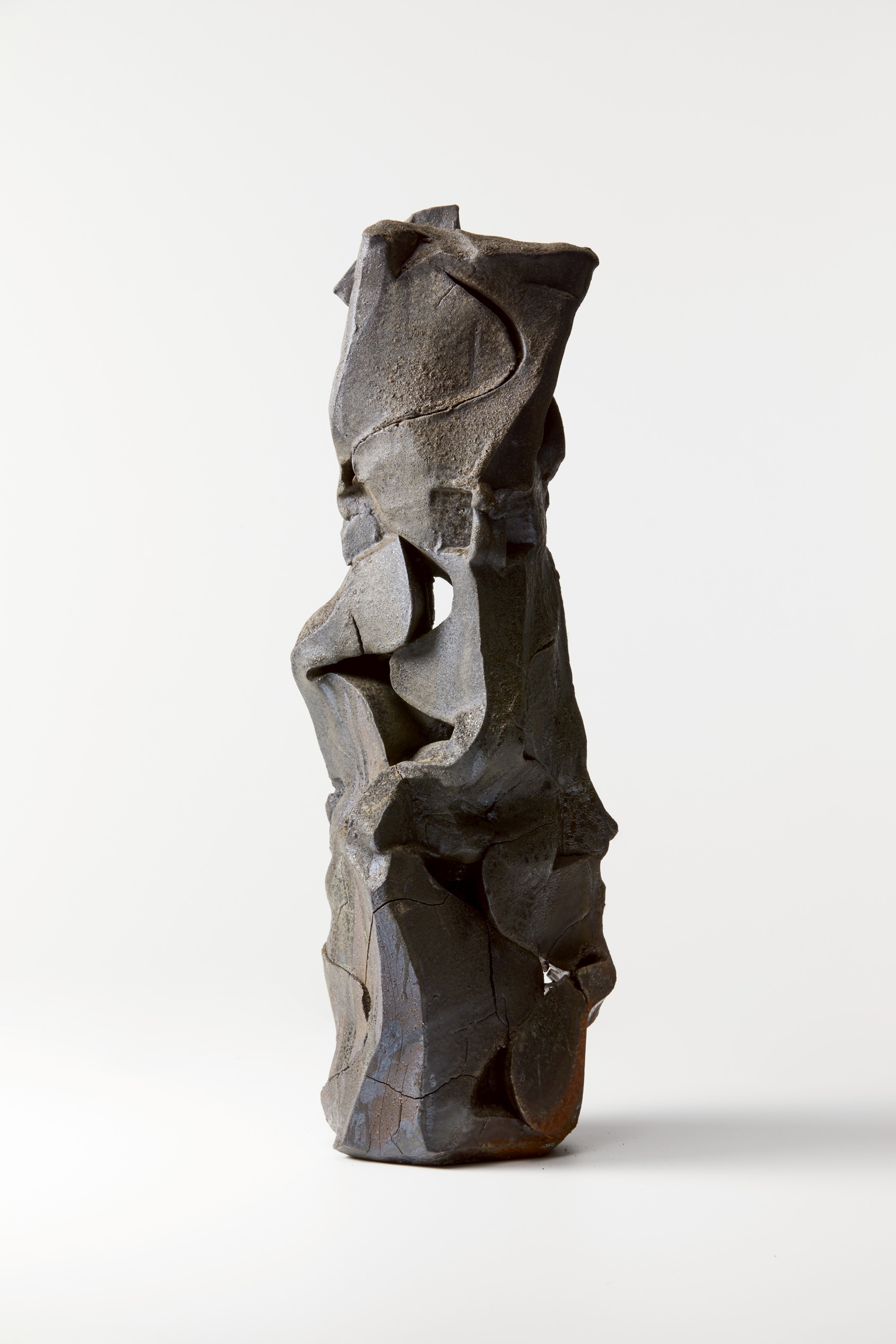 道川省三 Shozo Michikawa｜Volcano Sculptural Form 火山型態｜2025｜陶土｜53×17 cm｜© Shozo Michikawa 
