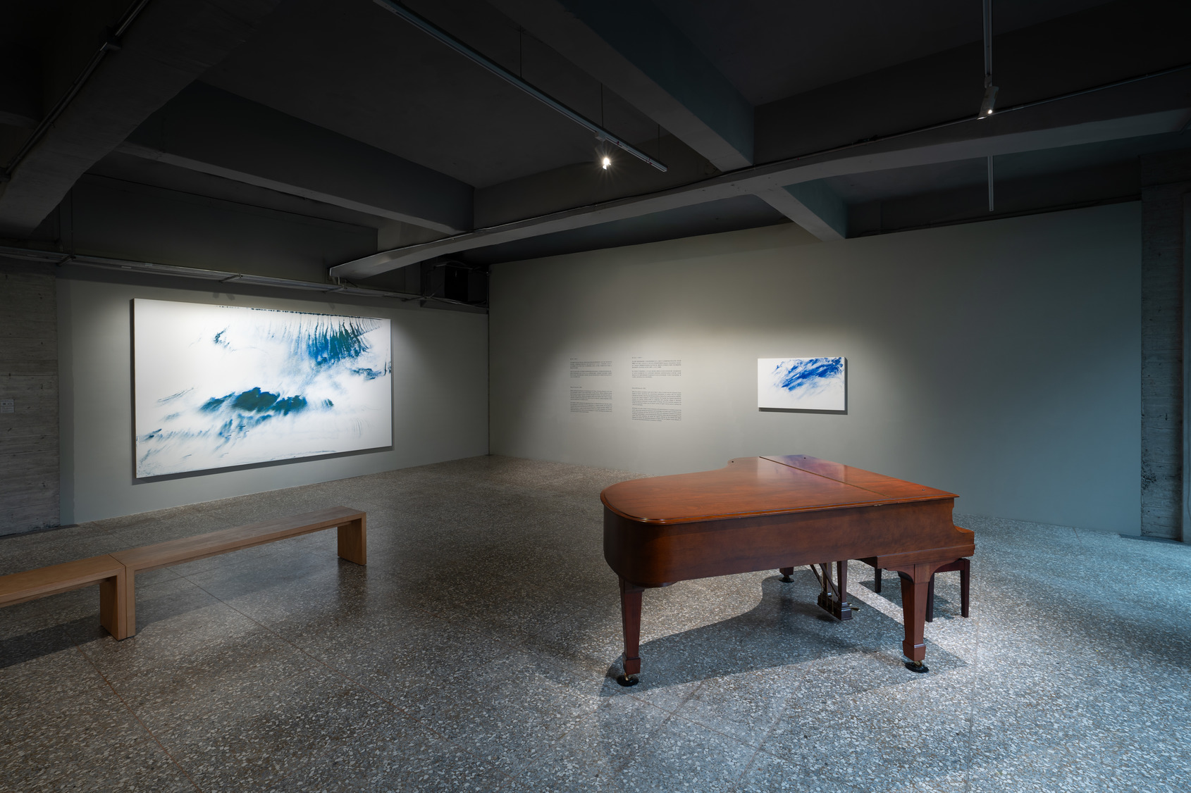 《塵與金》展場照｜金馬賓館當代美術館 1F｜© ALIEN Art Centre 