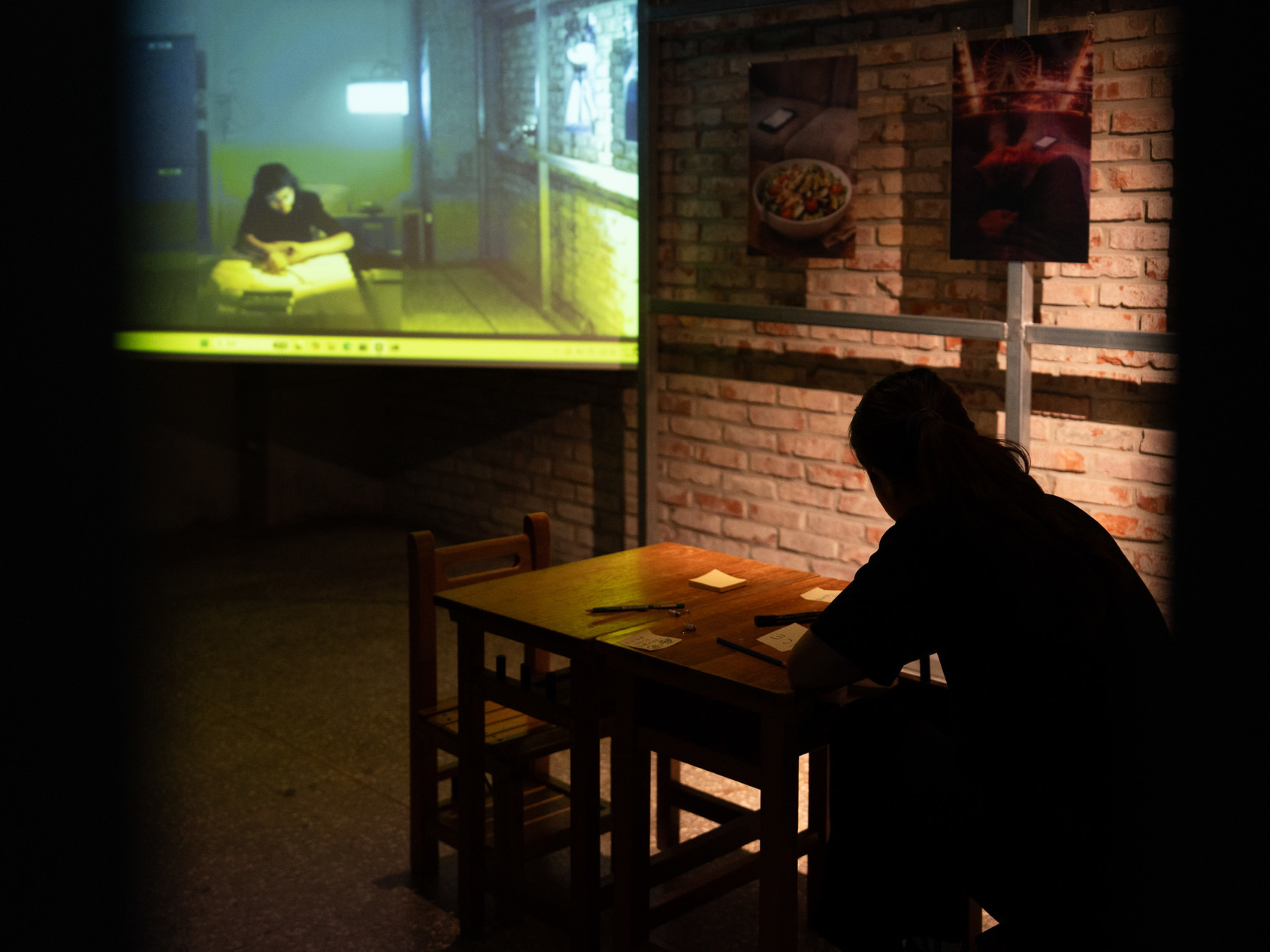 2025 Video Sandbox III–VI｜Substitute Relationships — The Companionship of AI Lovers｜Exhibition View｜ALIEN Art Centre, 1F｜© ALIEN Art Centre 